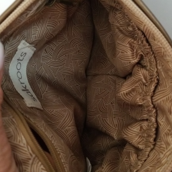 Sakroots Convertible Crossbody Bag w/Free Wallet - Picture 9 of 15